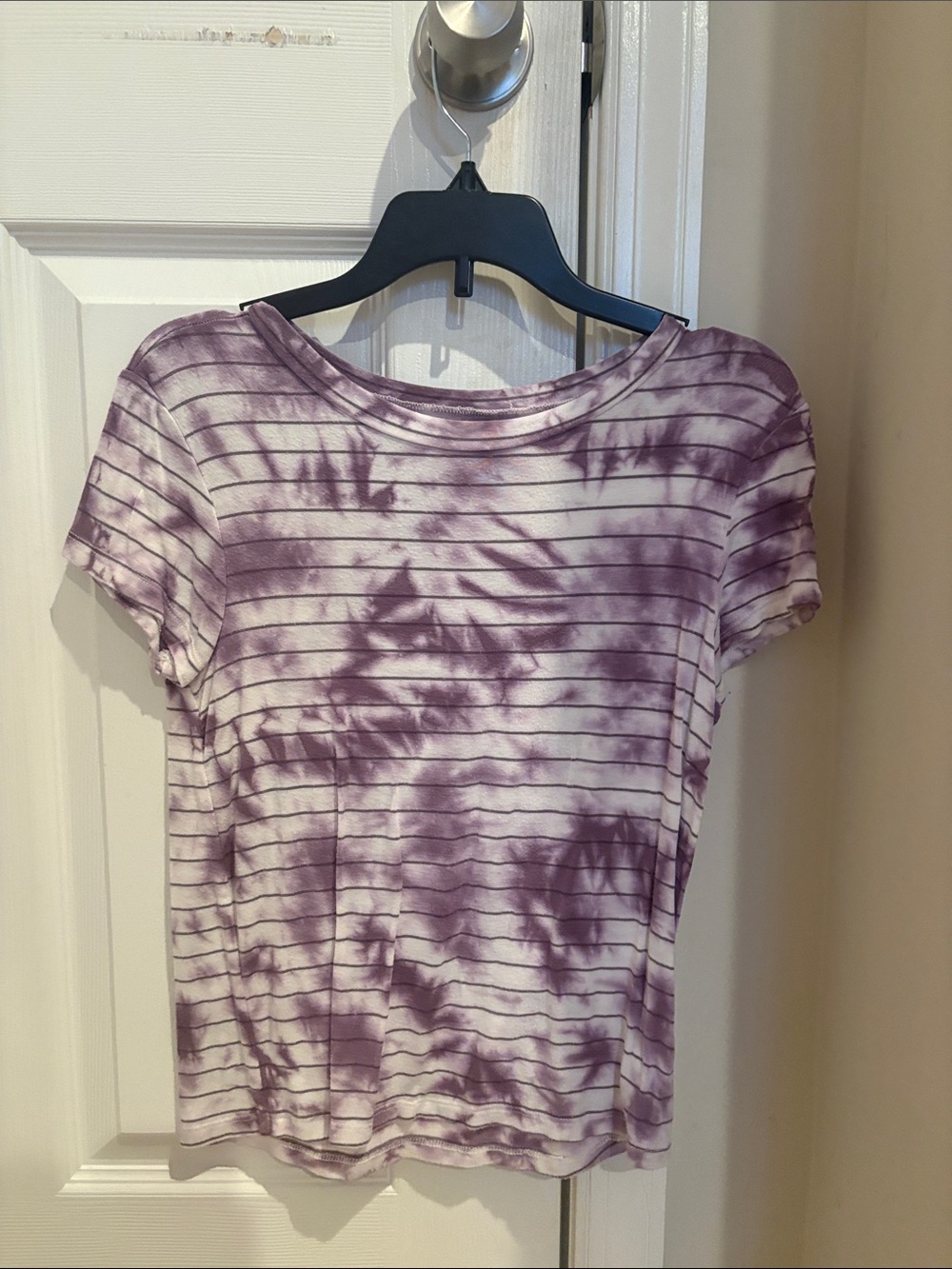 American Eagle Purple Tie-Dye Striped Short Sleeve Tee